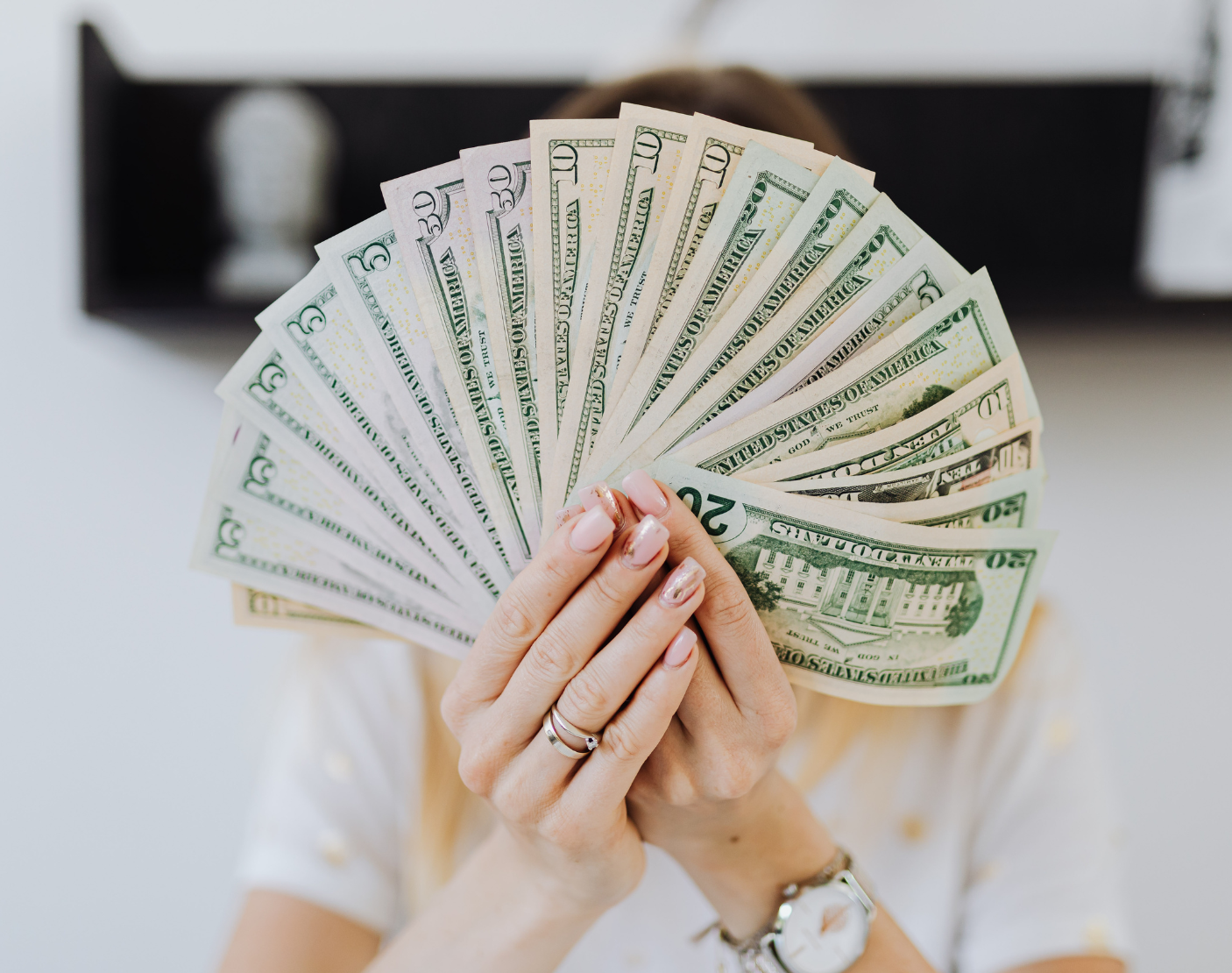 Dolar oslabuje, trh roste. Ale jen odvážní s plánem skutečně vydělají!